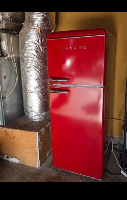 Galanz Retro Red Top-Freezer Refrigerator