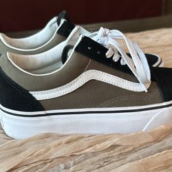 Like New! VANS Old Skool Green Black