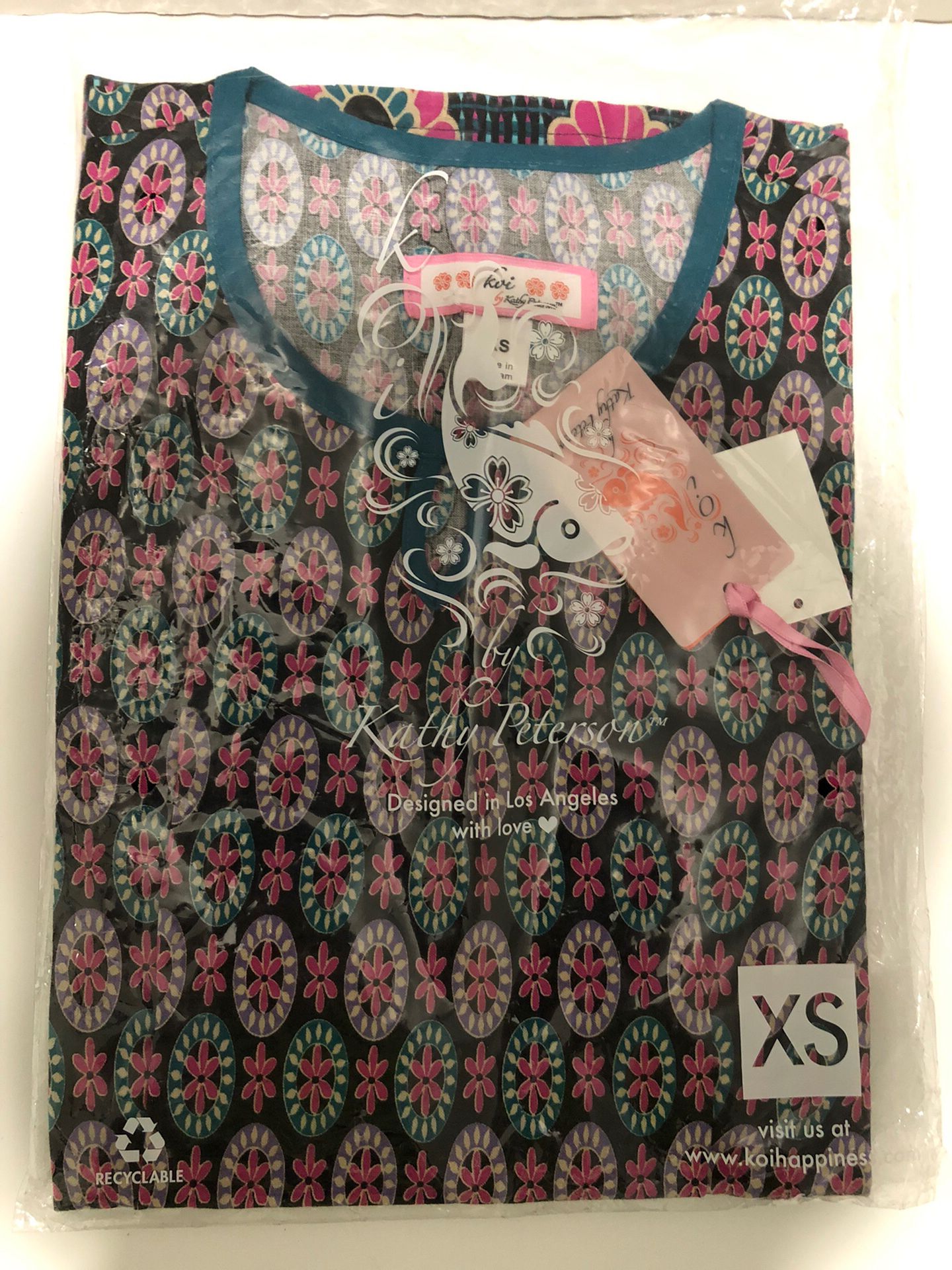 Koi Woman’s Scrub Top New XS Floral Design