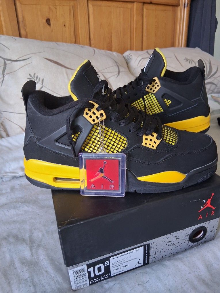 Jordan 4 Retro Thunder (2023)