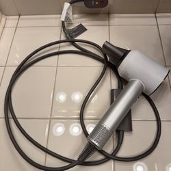 Dyson Blow Dryer 