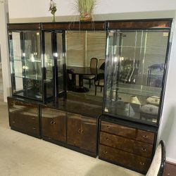 Beautiful Dining room set Complete with China Cabinet