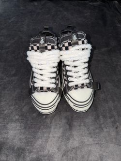 SIA Collective Low Sneaker (Limited Edition)