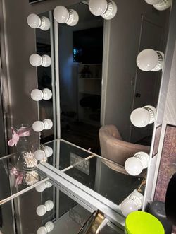 Vanity mirror