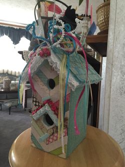 Shabby Birdhouse