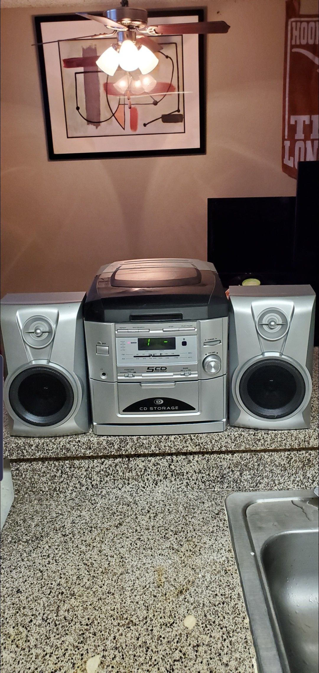 durabrand 5cd home stereo system.