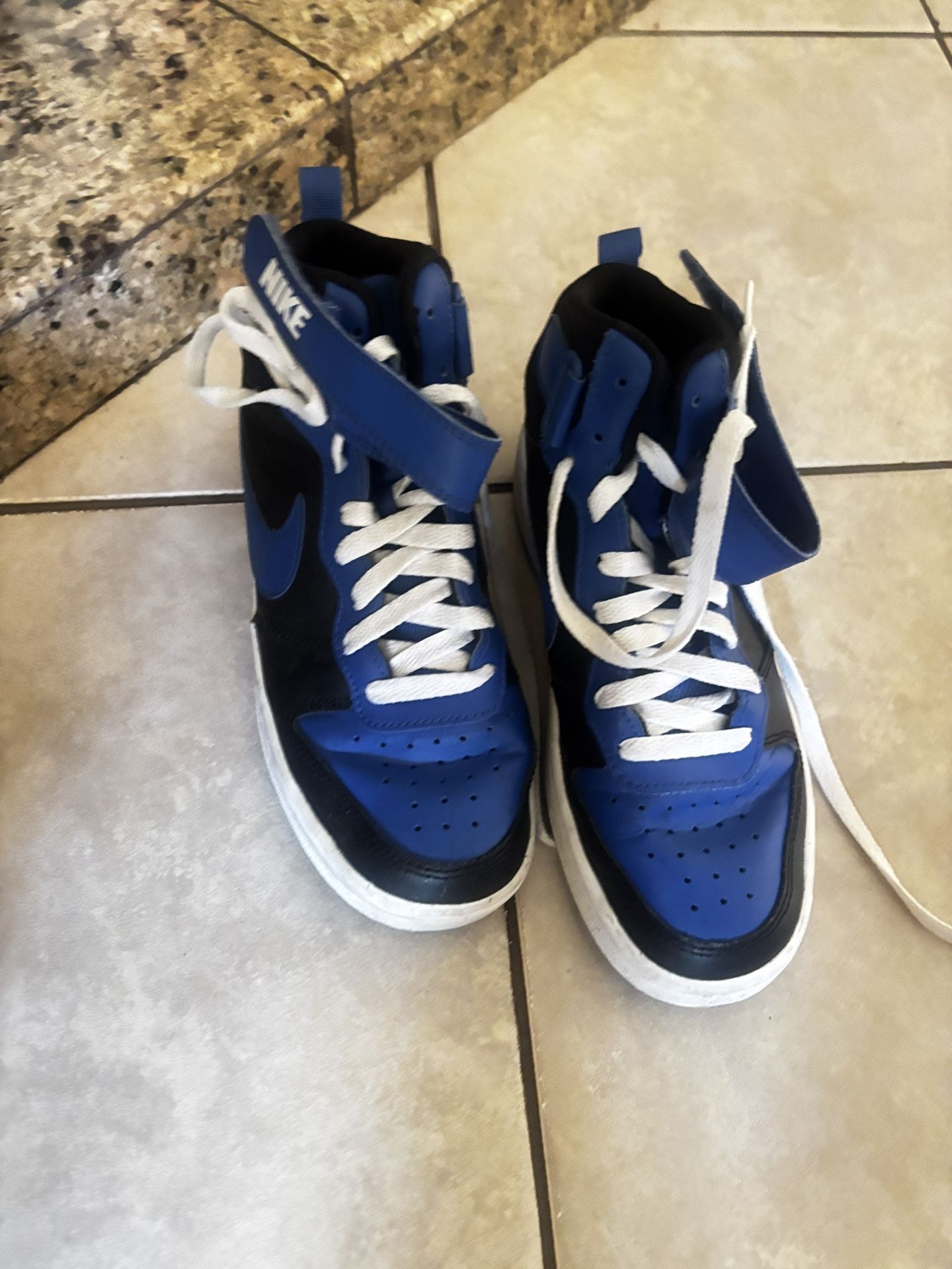 Nikes Size 5y