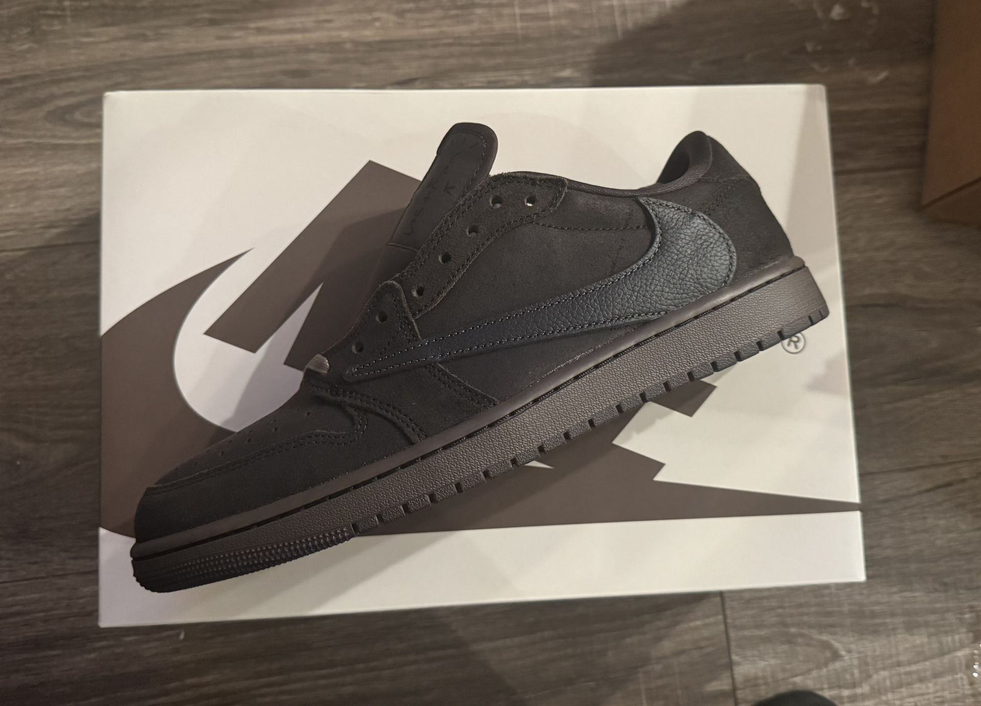 Travis Scott Jordan 1 Low Velvet Brown
