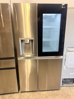 LG Side by Side Refrigerator instaview used like new 60 days warranty