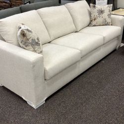 💥Blow Out Sale💥 Flexsteel Oliver Sofa, Three Seat Beige Arm Sofa 