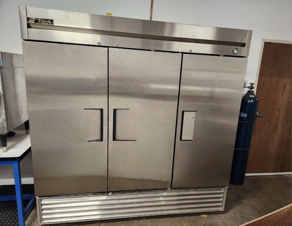 Commercial Refrigerator