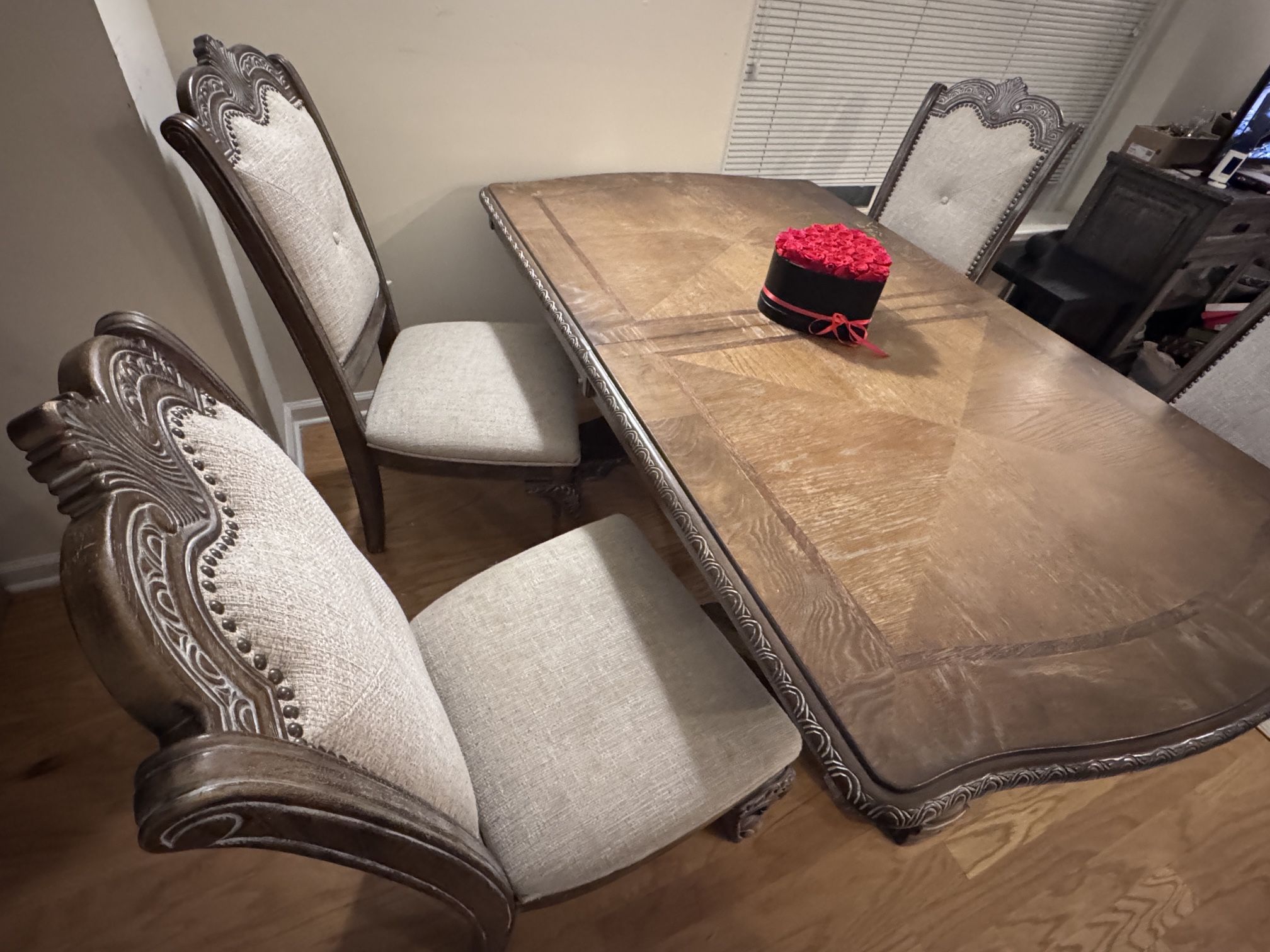 Carved Wood Pedestal Dining Table With 6 Upholstered Chairs