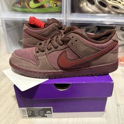 Nike SB Dunk Low City Of Love Burgundy Crush 
