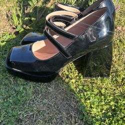 Mary Jane Black Chunk Heels 