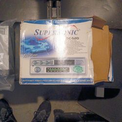 Supersonic SC-520 Vintage AM/FM Radio With Cassette Player
