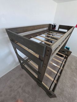 Twin bunk bed over full with pull out trundle