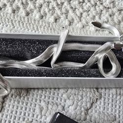 925 Silver Sneak Chain 24" Long Front Top To Bottom 