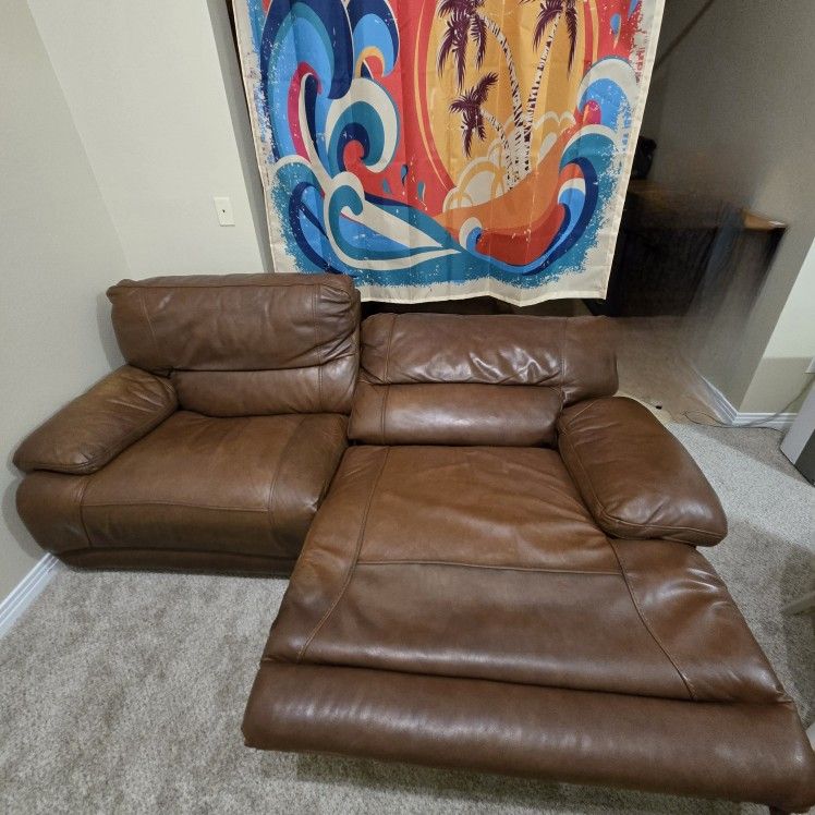 Power Electric Leather Recliner Couch – Good Condition