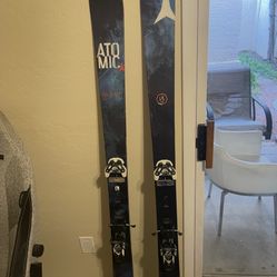 Atomic Skis with Bindings
