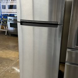 WHIRLPOOL TOP FREEZER REFRIGERATOR APARTMENT SIZE 