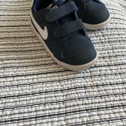 Child Size 6.5 Nike Shoes