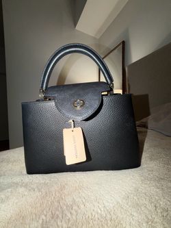 LV Capucines