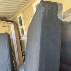 EXELENTE. Par. De. Box. Springs. Semi Nuevos  Uno Mide. 9” Pulgadas De Ancho Matrimonial $40.  El Otro Mide 5” Pulgadas De Ancho. Matrimonial $35.