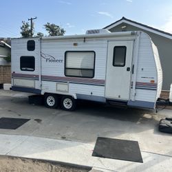 2004 Pioneer Fleetwood