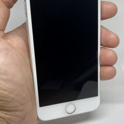 IPhone 7 128gb SILVER(UNLOCKED) I
