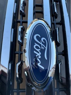 Ford F250 super duty chrome grille (OEM) 2025