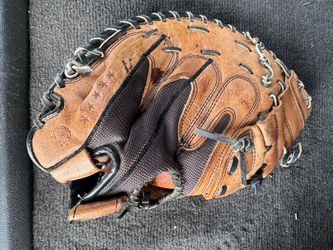 Louisville Slugger Genesis 1884 GENYCM Catcher's Mitt RHT Baseball