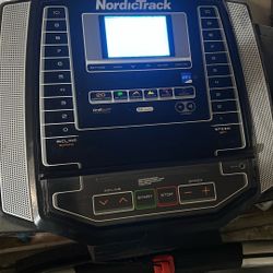 Nordictrack Treadmill (LIKE New)