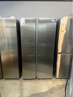 SAMSUNG STAINLESS STEEL SIDE BY SIDE REFRIGERATOR WITH ICEMAKER ONLY ❄️