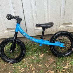 BANANA BALANCE BIKE
