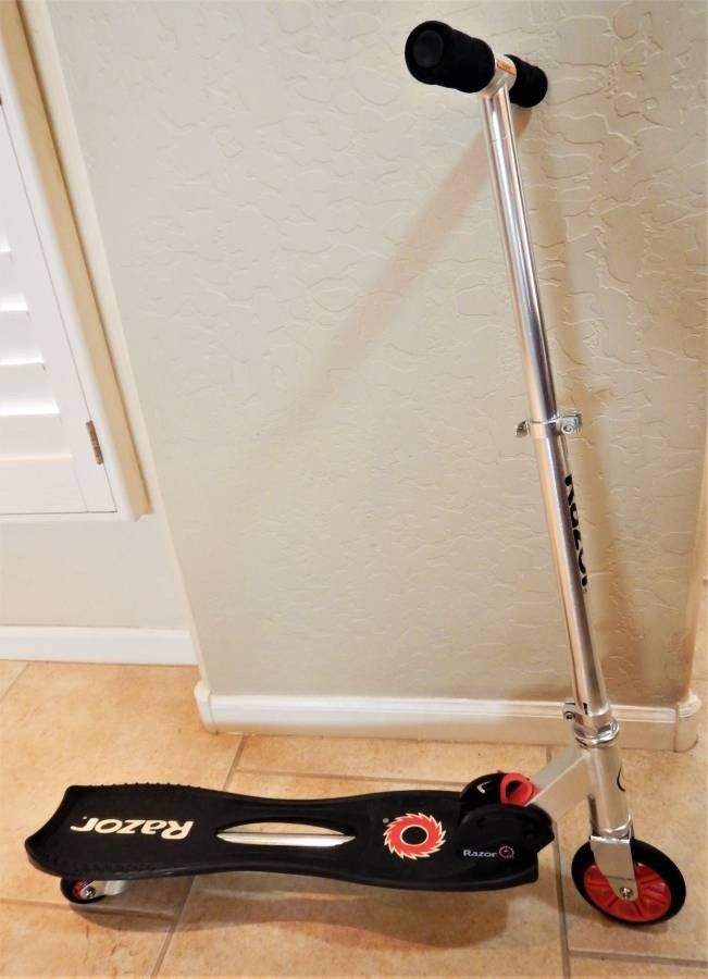 Razor Siege Caster Scooter Mint Condition Rare Scooter/Caster Hybrid