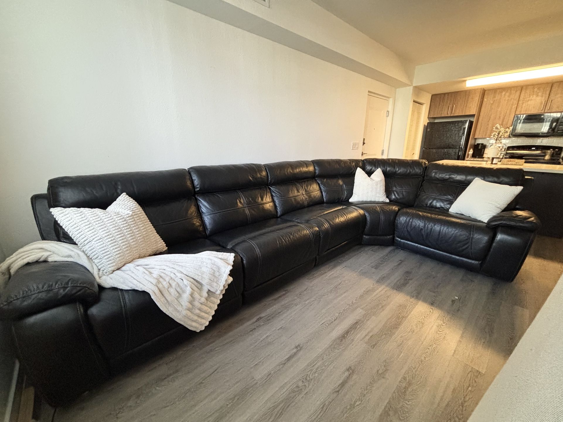 Free Delivery - 5 Piece Leather Recliner Sectional Sofa/Couch