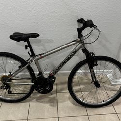 Bicycle . Need some adjust in the rear gears .  . . Diamond back frame 20” . Rim 26. But you can ride like this . 
