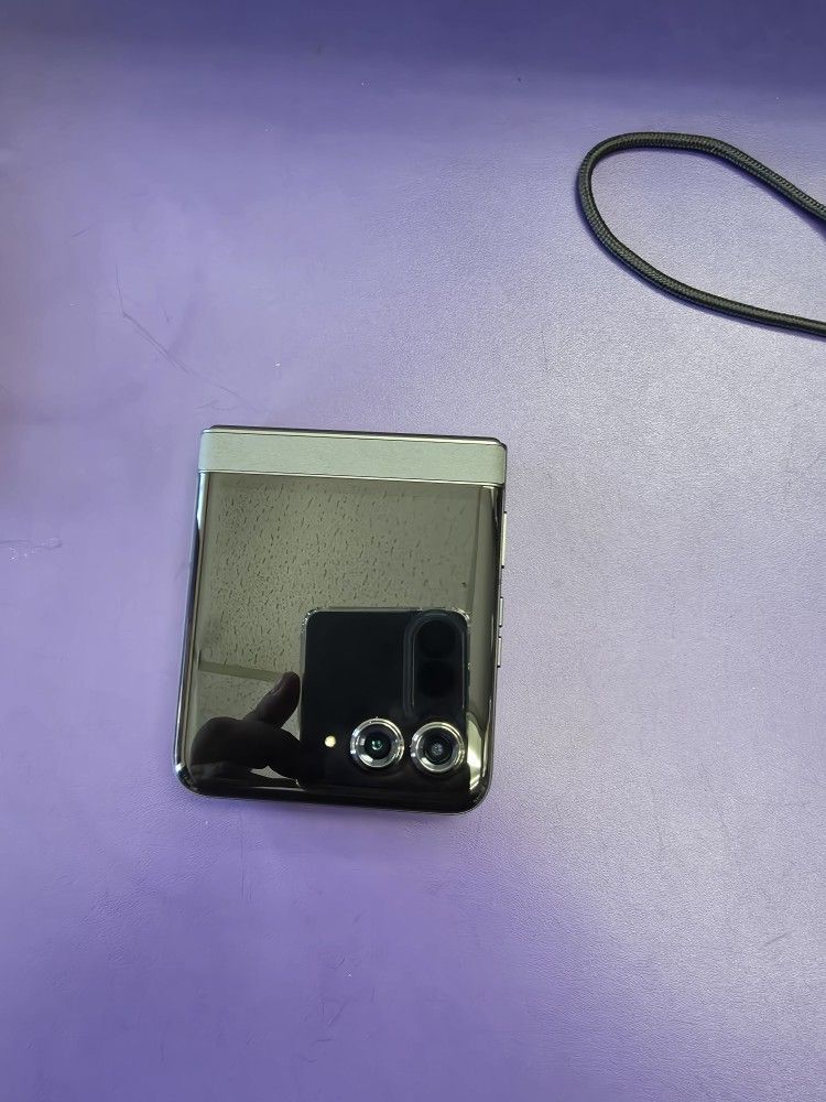Motorla Razr 2024