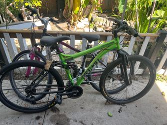 Man bike green