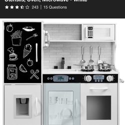 Like New Play Kitchen . Upgrading To A Bigger One . 