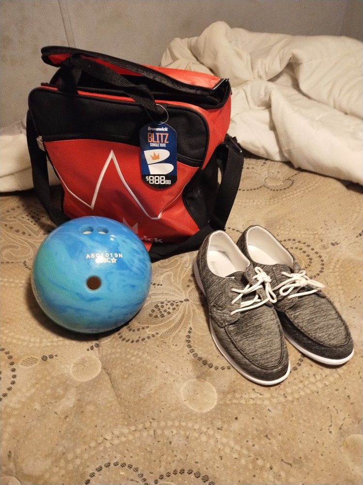 Brunswick 8lb Bowling Ball And Women's Size 11 Shoes