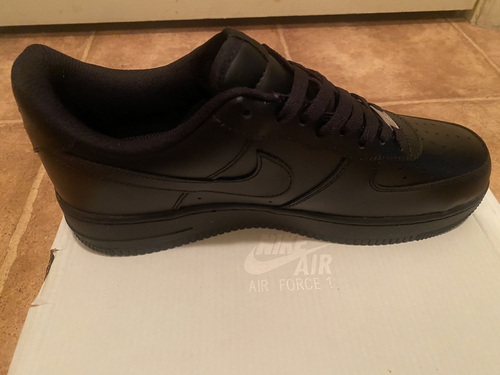 Nike Forces Black Size 9