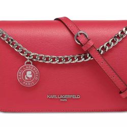 Karl Lagerfeld Paris
Lourdes Chain Strap Crossbody Bag