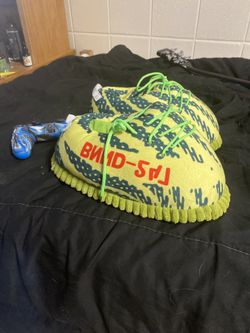 Yeezy Plush Slippers