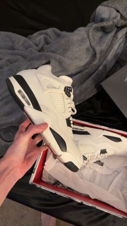 Jordan 4s Flight Clubs Size 12