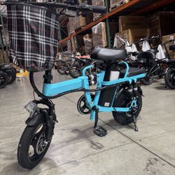 Folding electric bicycle