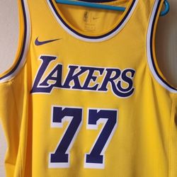 Nike La Lakers Luka Doncic Jersey Size Large 