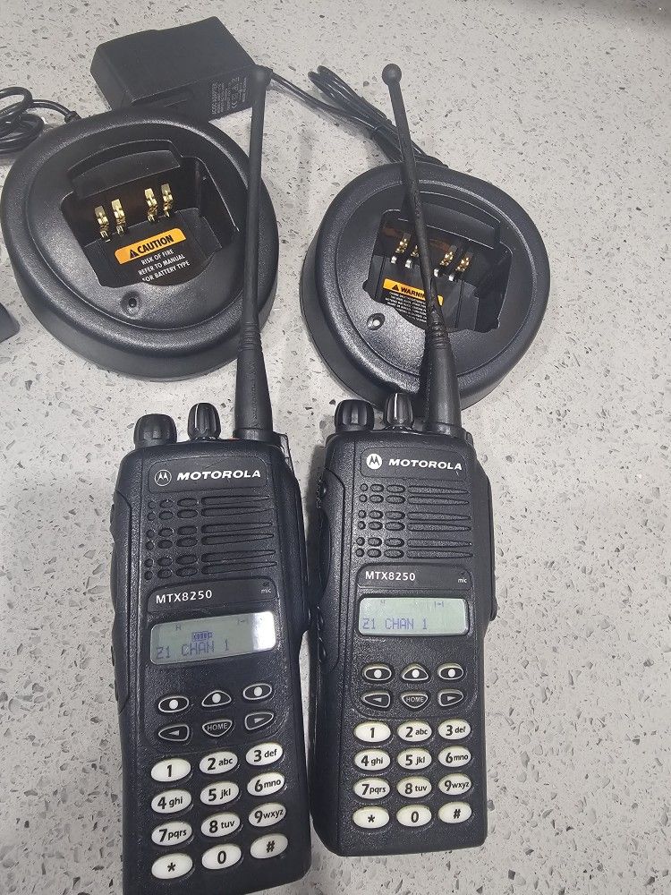 Lot of 2 MOTOROLA MTX8250 800 MHz 16CH Two Way Radios-BLack