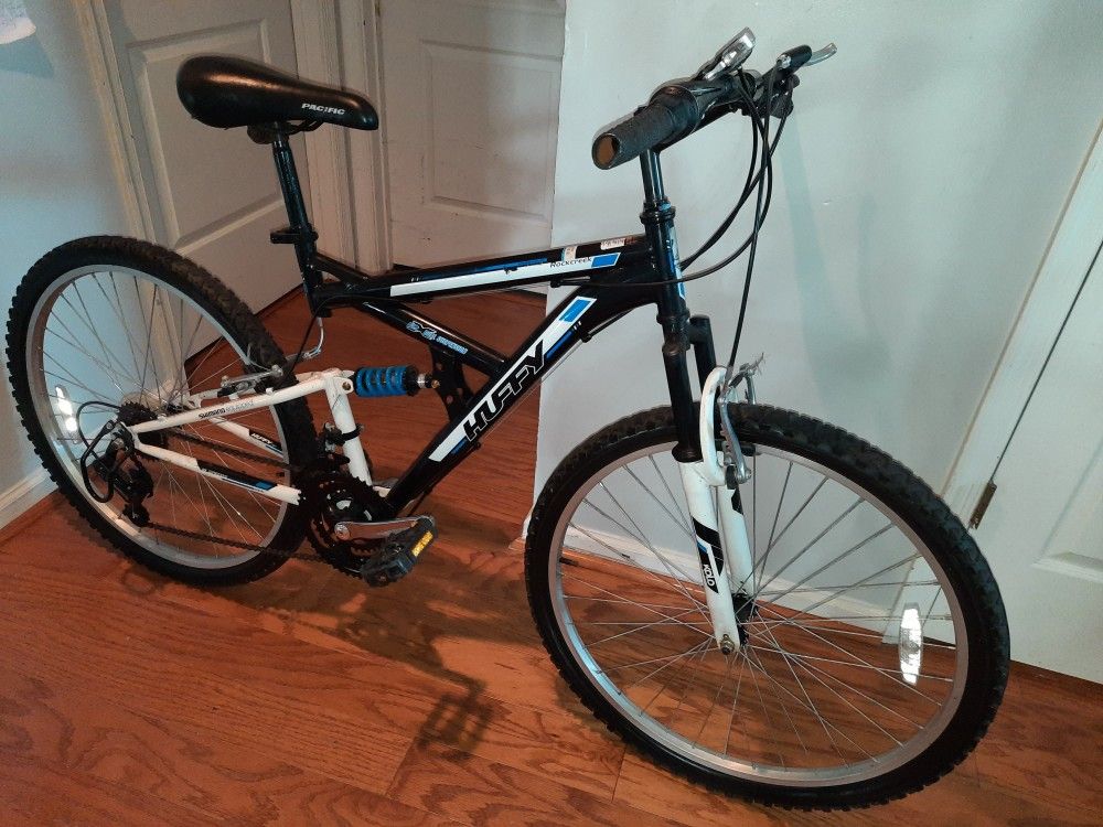 *PENDING PICK UP Huffy Rockcreek mountain bike 26 inch good condition