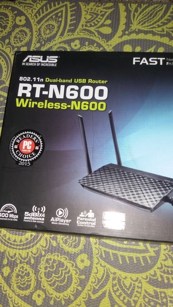 Asus RT-N600 Dual band router